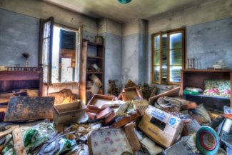 Messie-Wohnung verlassen